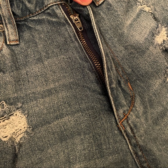 ✨ JOE’S JEANS HIGH WAISTED DISTRESSED DENIM SHORTS - SIZE 24 - Picture 3 of 4